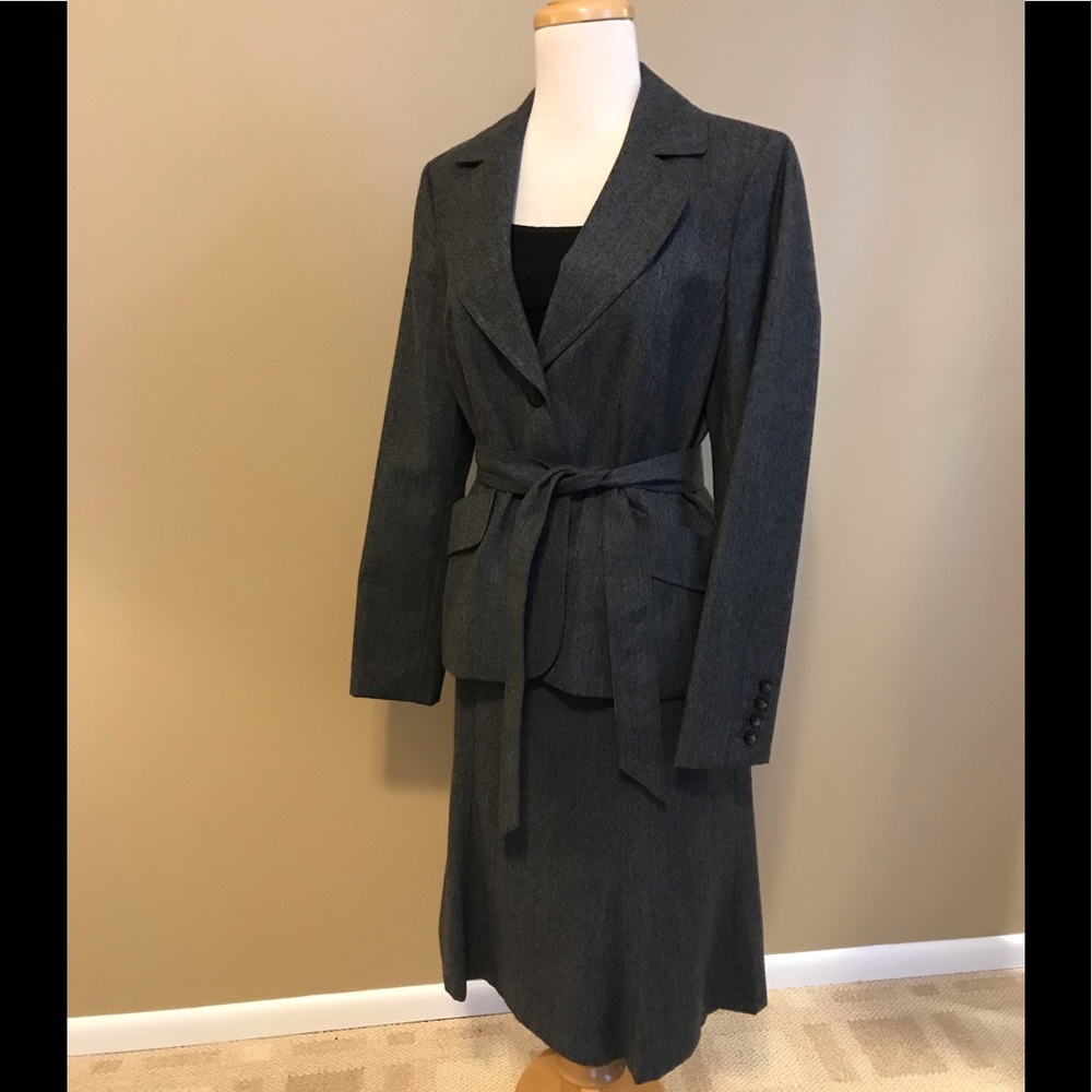 Ann Taylor Suit❣️